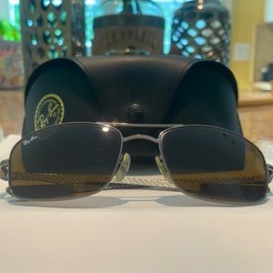 🕶🕶Never worn grey Ray-Ban sunglasses. AUTHENTIC